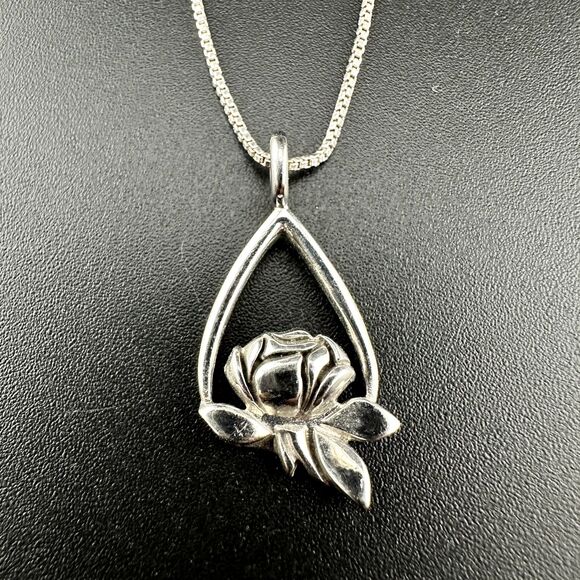K BERNU STERLING SILVER 925 Rose Flower Remembrance Pendant Necklace - Picture 1 of 5